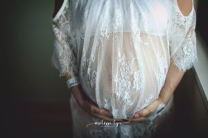 A hospital maternity session was a first for me! I'd be lying if I said I wasn't a bit nervous coming into this session. I have never done a maternity session in a hospital before.